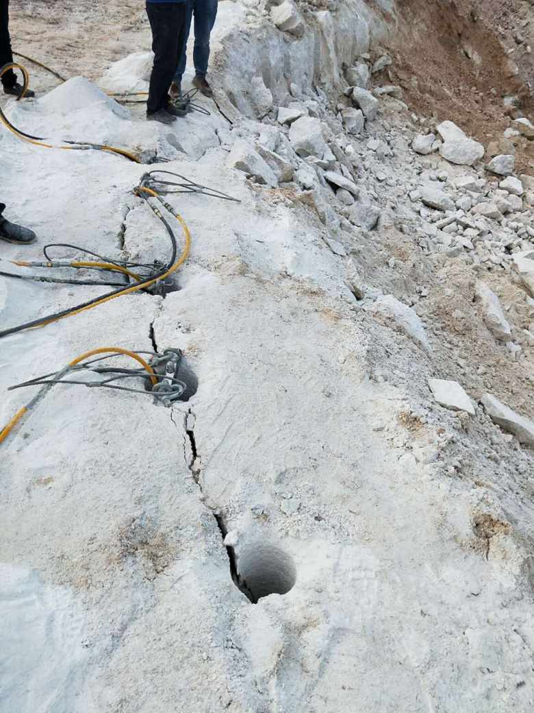 浙江大型液压劈裂棒现场视频&nbsp;&nbsp;劈裂机&nbsp;&nbsp;分裂机