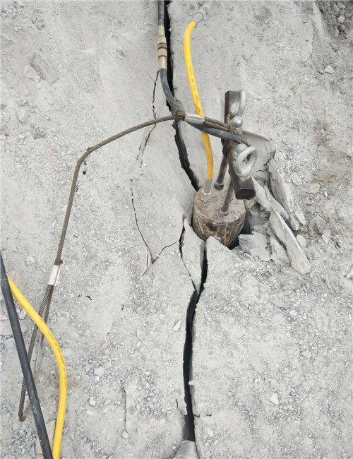 安顺岩石破碎柱塞式劈裂棒价大型液压岩石 劈裂机 碎石机