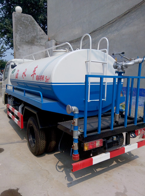 宜昌当阳2方小型洒水车全新配置