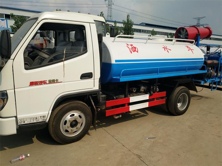 宜昌当阳2方小型洒水车全新配置