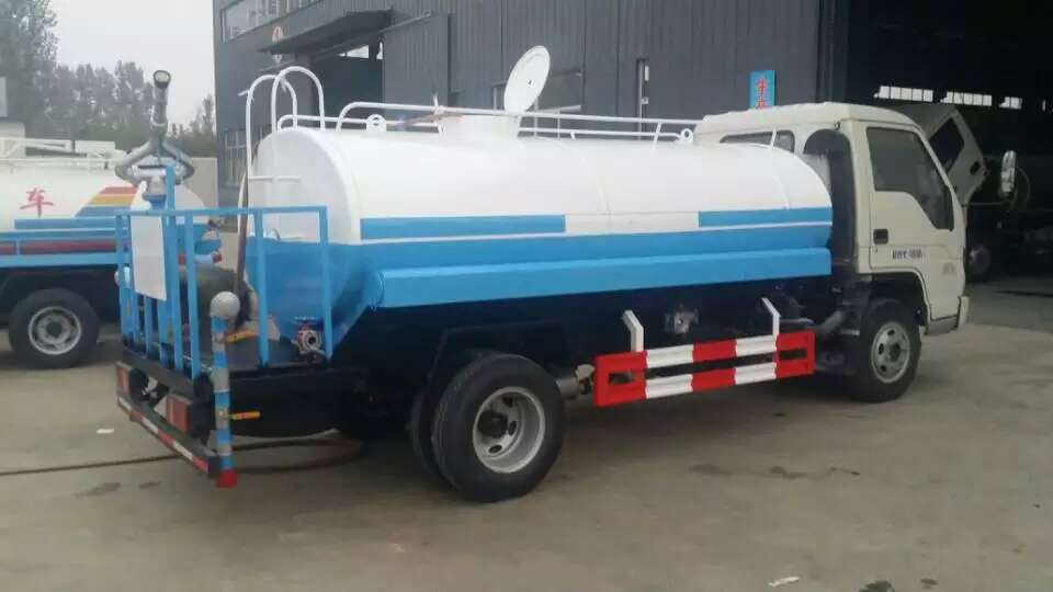 南阳唐河县2方小型洒水车环卫车价格