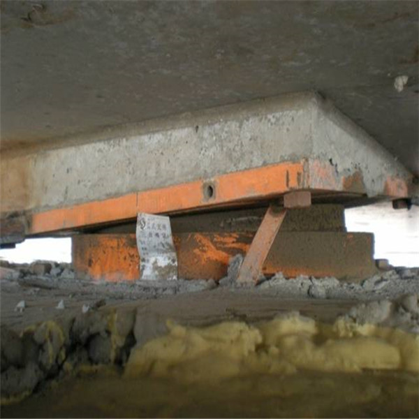 新闻:福建福州桥梁橡胶垫块更换定格精彩