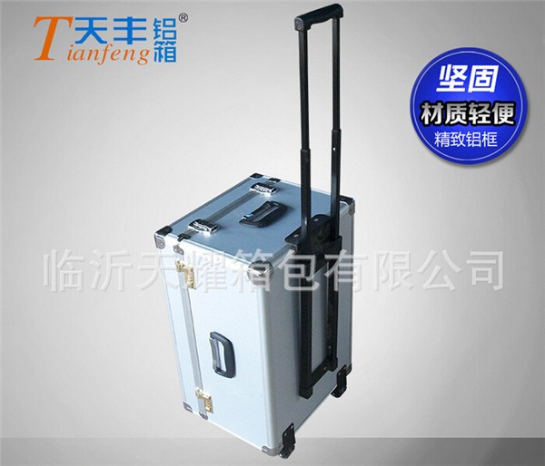 铝合金拉杆箱  万向轮