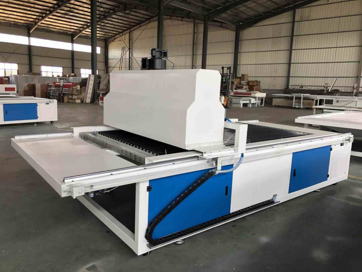 临沂航达pvc光油机  pvc光油机价格  pvc光油机图片  pvc光油机厂家