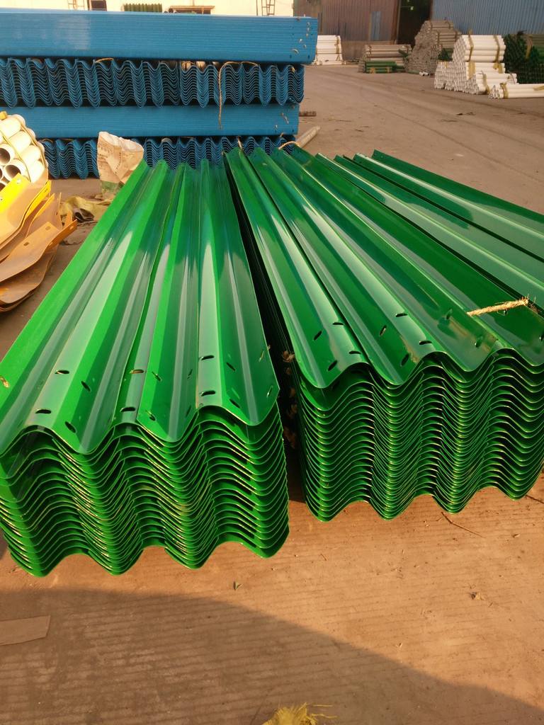 陕西W护栏板 波形护栏板生产厂家 W板护栏