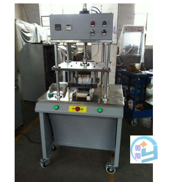 镇江吸塑包装机专业生产厂家