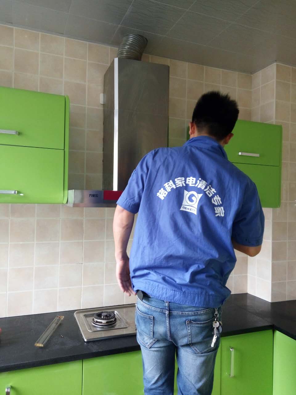 无论你是方太油烟机还是老板油烟机,都需要注意的问题 格科家电清洗剂 格科家电清洗设备