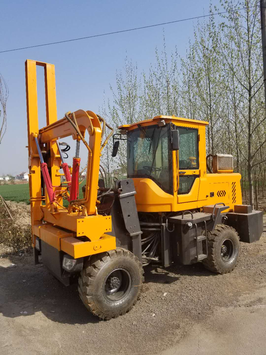供应920护栏打桩机  液压护栏打桩机  公路波形护栏钻孔机  交通护栏打桩机  道路护栏打桩机  新型高速路护栏打桩机