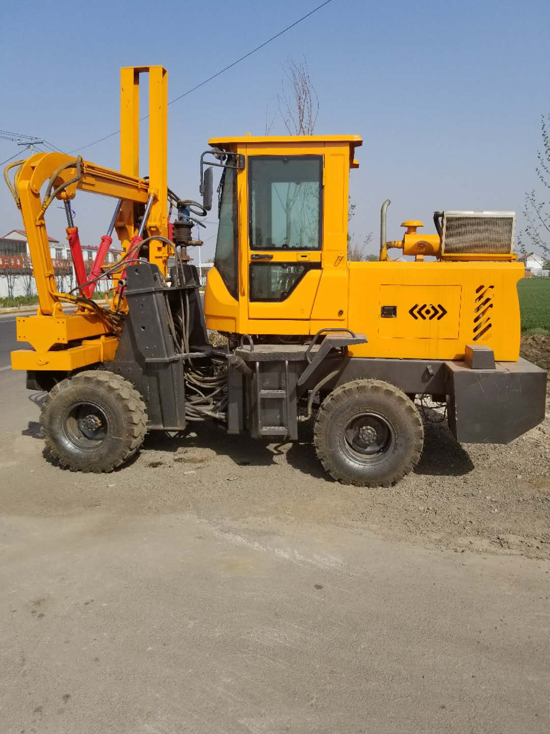 热销公路护栏打桩机 小型护栏打桩机 波形护栏打桩价格  波形护栏立柱打桩机  小型液压打桩机  公路波形护栏打桩机