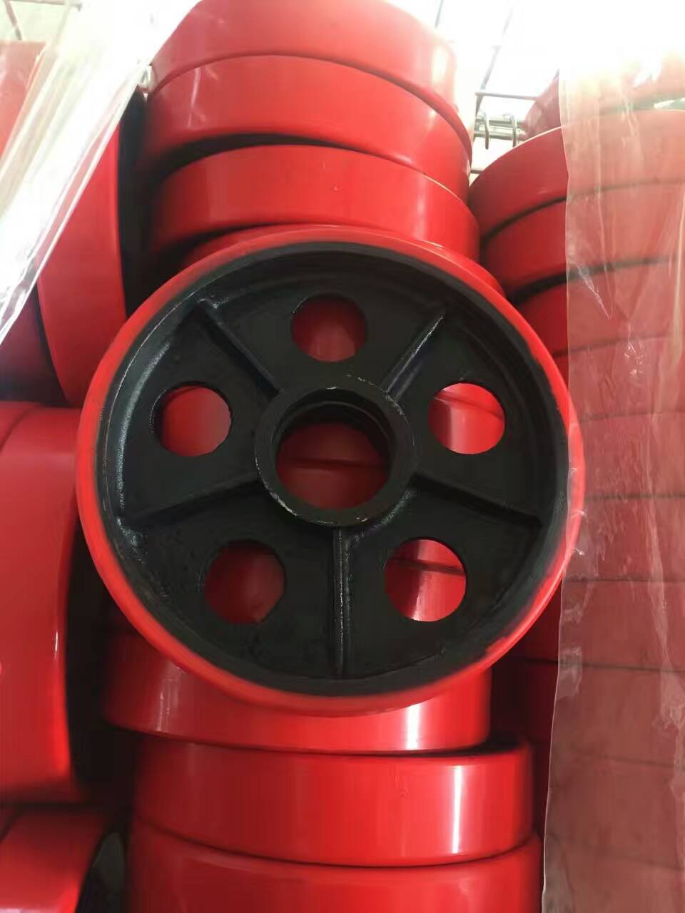 山东滚架轮,聚氨酯承载轮,聚氨酯包胶轮  1吨到10吨聚氨酯轮  工业聚氨酯轮
