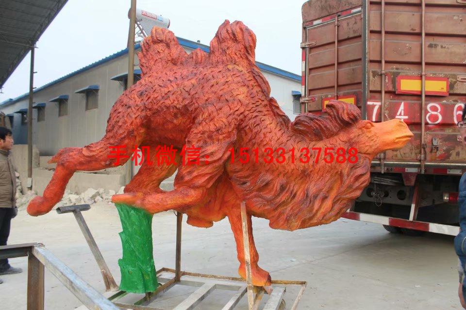 玻璃钢材质骆驼雕塑 仿真骆驼雕塑制作厂家