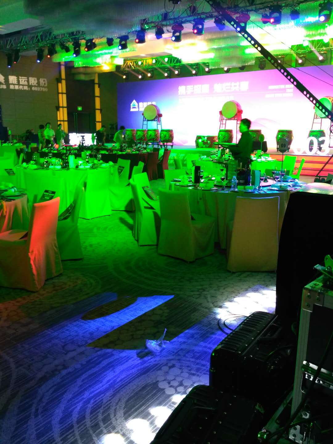 上海年会场地的布置需要什么年会场地怎么布置  年会场地如何布置  年会场地布置需要什么  年会布置流程