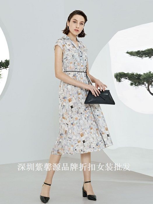 专业经营品牌女装厂家尾货批发紫馨源供货