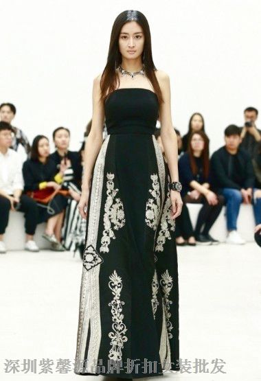 品牌折扣女装批发货源真正的一线品牌货源