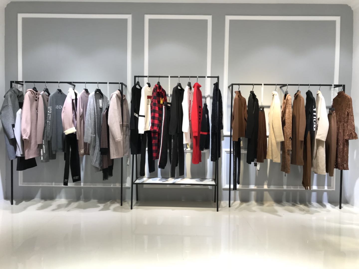 厂家直销服装货源女装批发一手货源  折扣批发  尾货分份