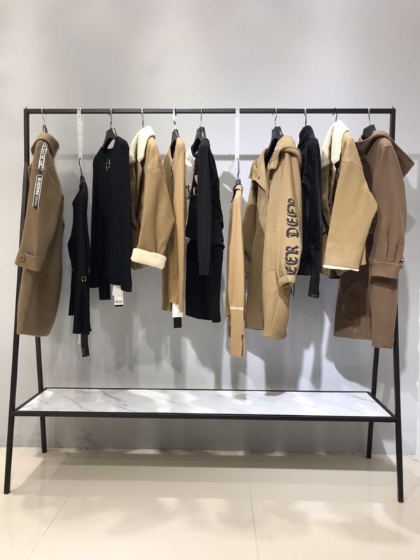 衣服批发厂家直销女装品牌折扣女装  一手货源  折扣批发  尾货分份