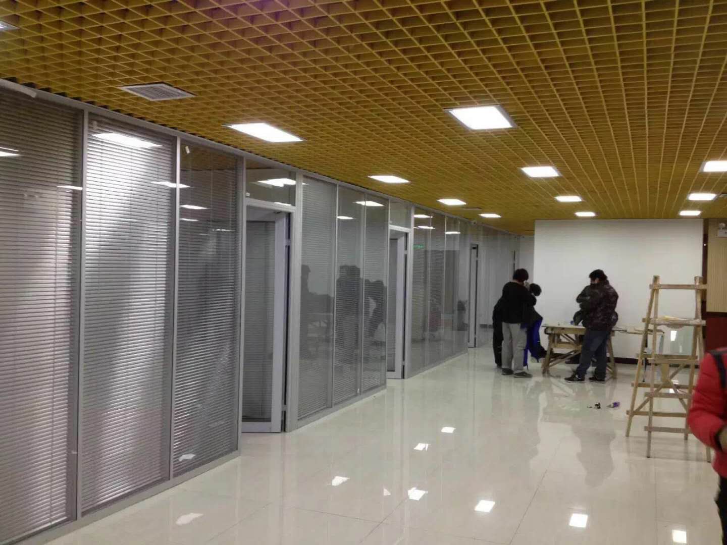 办公隔断 办公隔断价格  办公隔断厂家  石家庄玻璃隔断厂家  石家庄玻璃隔断定制  石家庄玻璃隔断价格