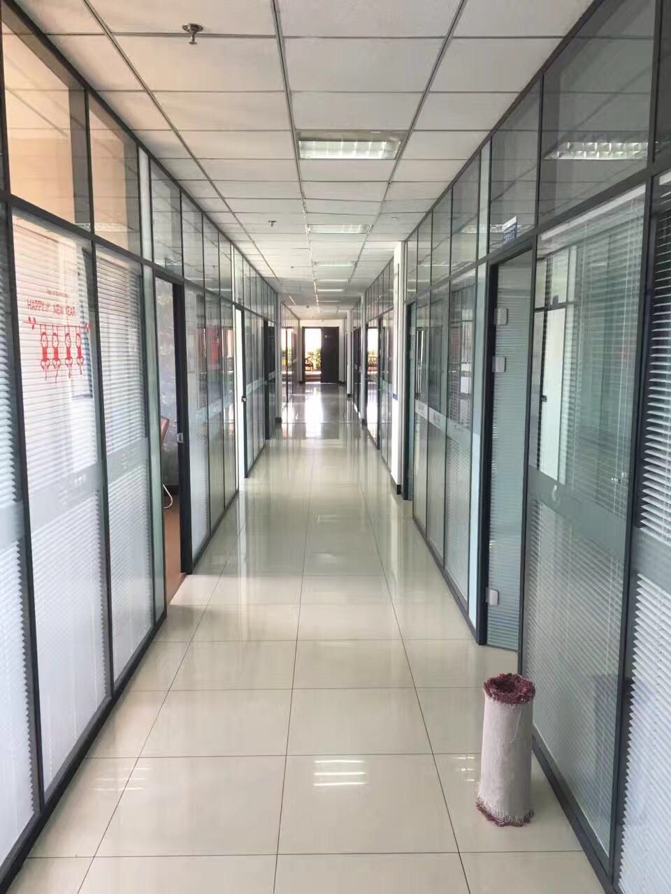 办公隔断 办公隔断价格  办公隔断厂家  石家庄玻璃隔断厂家  石家庄玻璃隔断定制  石家庄玻璃隔断价格