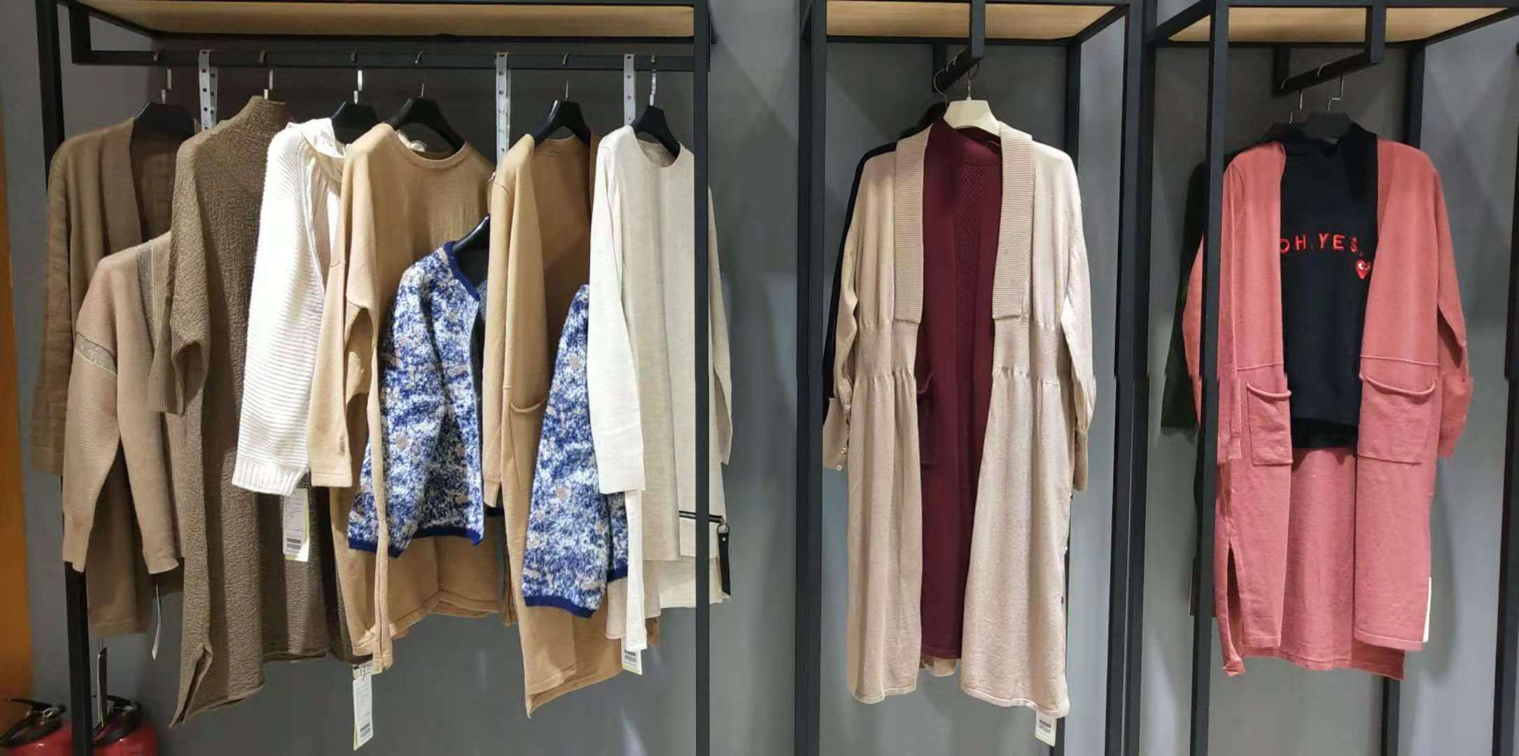 宝姿毛衣开衫打底女装折扣批发只选统衣服饰  毛衣批发  打底毛衣