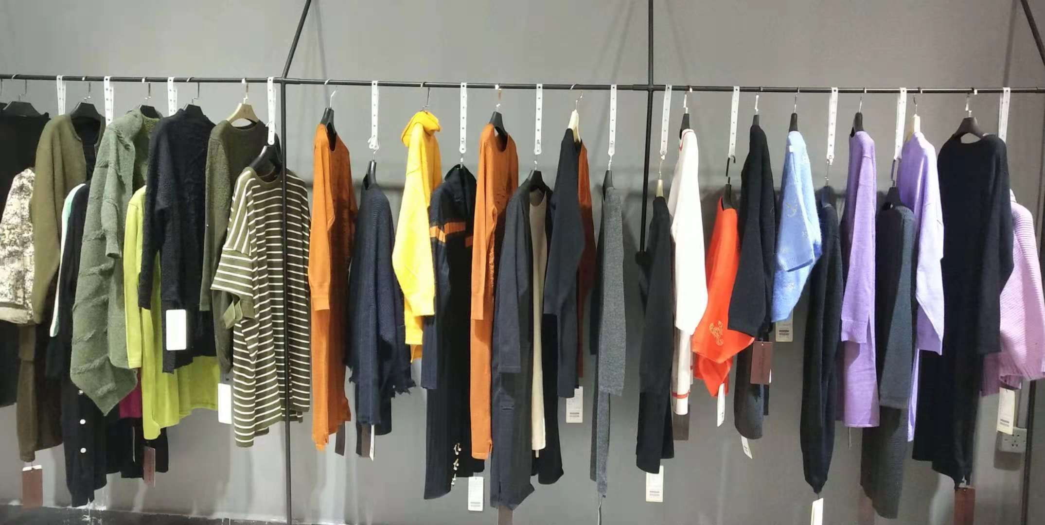 统衣服饰供应广州宝姿毛衣尾货走份  毛衣批发  打底毛衣