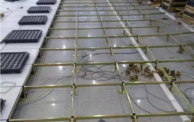 供应哈尔滨欧柯曼防静电地板地板横梁高矮可调节  北京防静电地板  防静电地板价格  全钢防静电地板