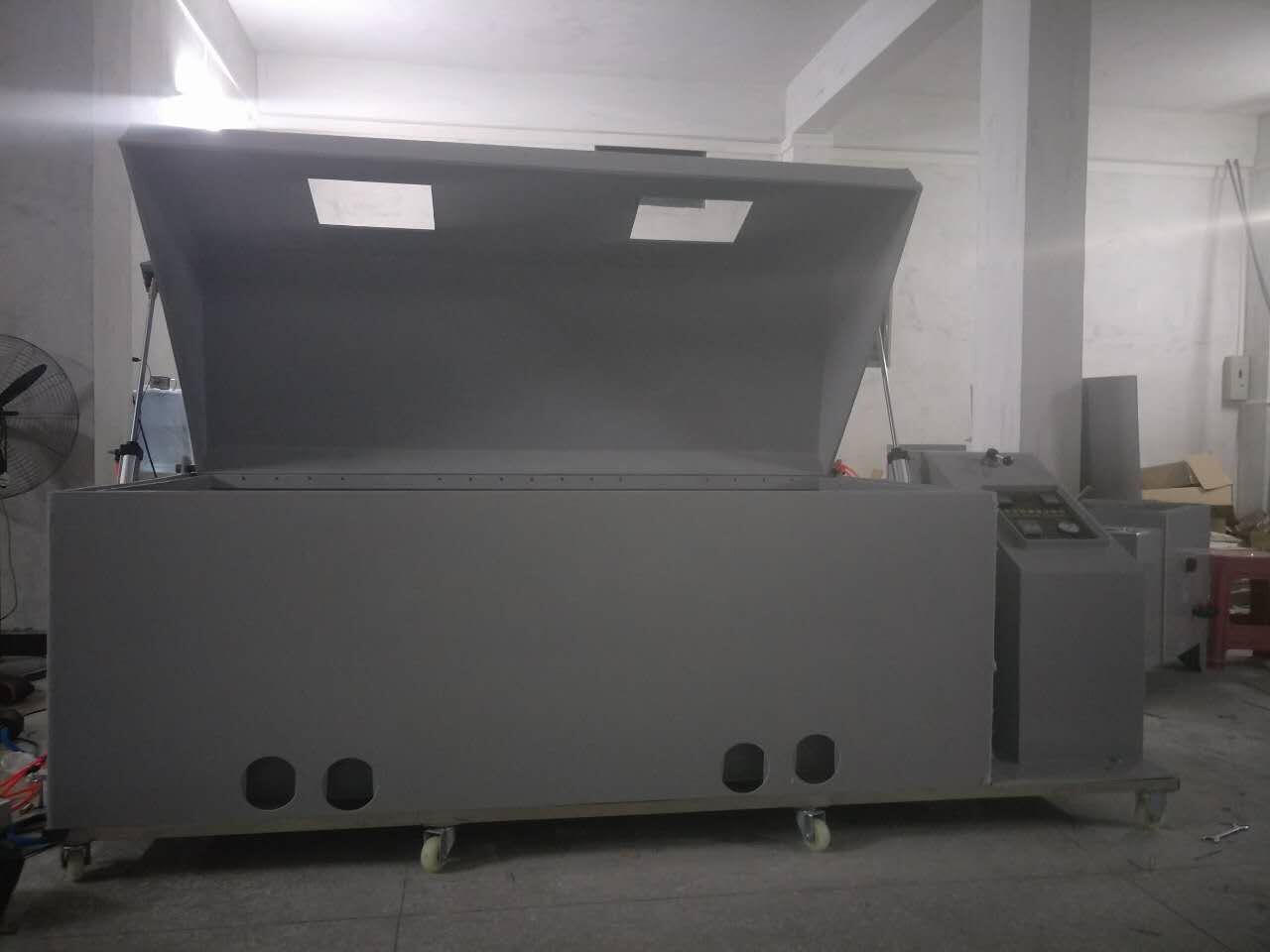 YN-200L盐雾试验机  粤南盐雾机  腐蚀测试仪  盐雾实验粤南