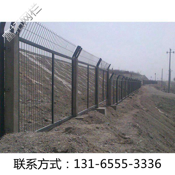 桥防护网_高铁防护栅栏金属网片价格_桥防护网厂家