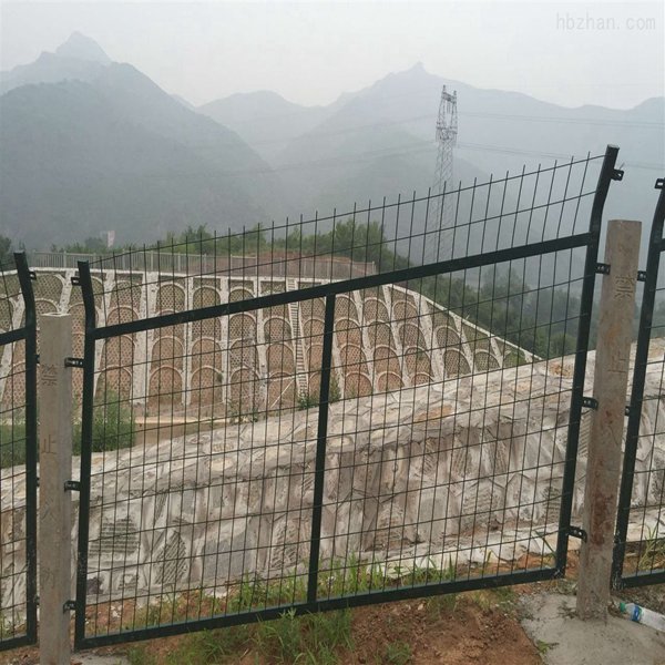 高铁隔离围栏