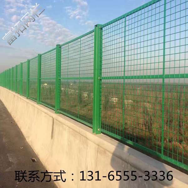 桥上的防抛网