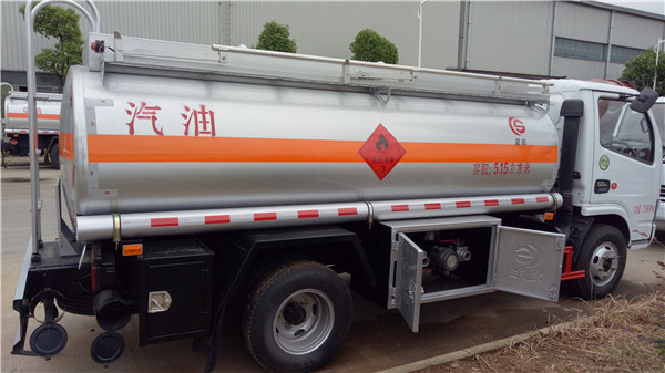 5吨加油车厂家直销&nbsp;&nbsp;油罐车&nbsp;&nbsp;蓝牌