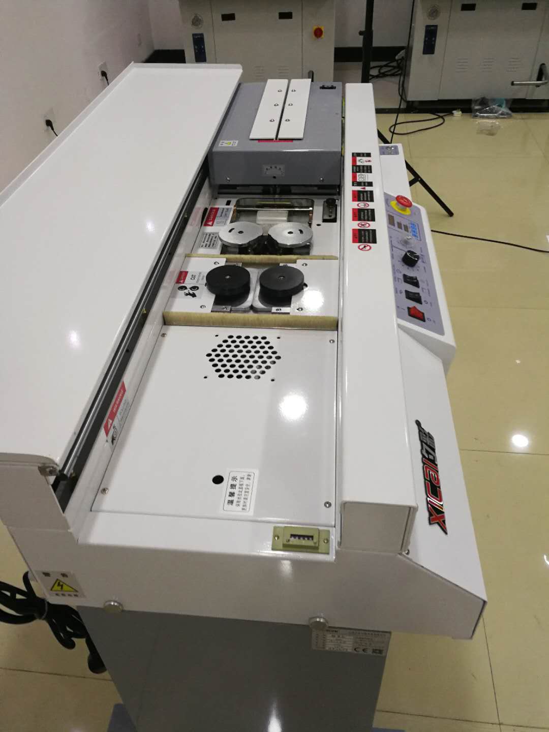 上海夕彩 继电器胶装机60RS  红外电眼侦测