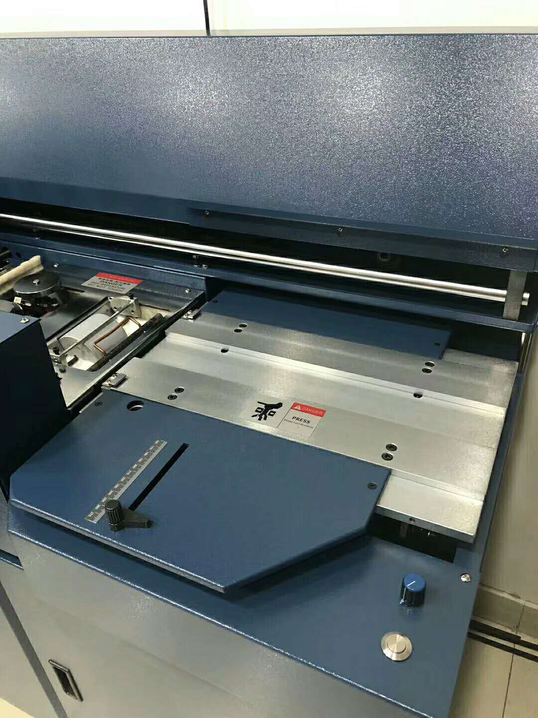 山东夕彩 创世纪X7重型胶装机