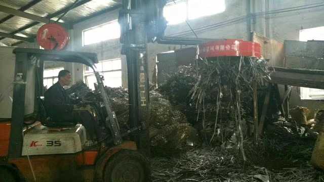 叉车专用mw5起重电磁吸盘-山东鲁磁磁力厂家质量有保障  起重电磁铁  鲁磁电磁吸盘