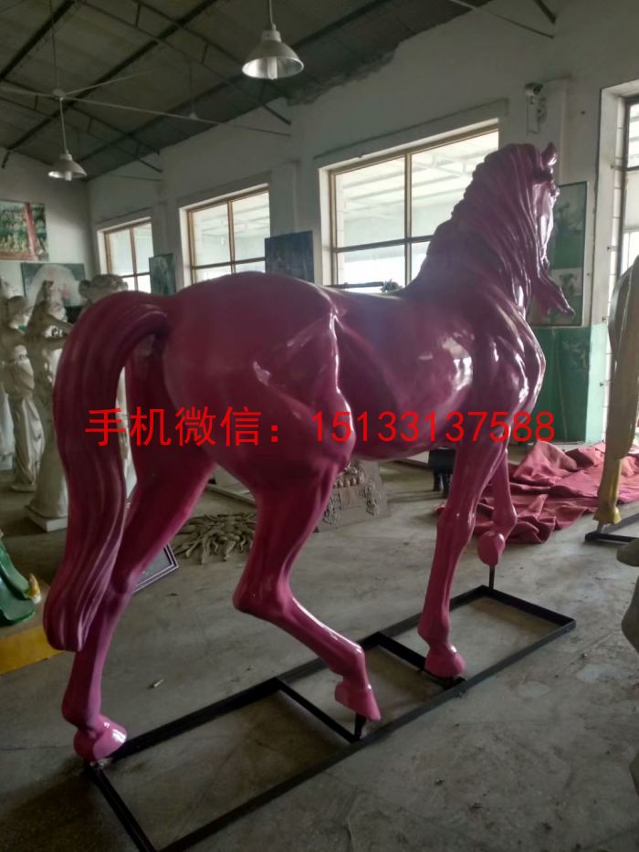 玻璃钢奔马雕塑，玻璃钢动物雕塑，玻璃钢彩色马雕塑