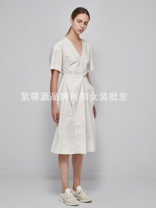 专柜女装货源长期供应深圳知名品牌库存尾货女装