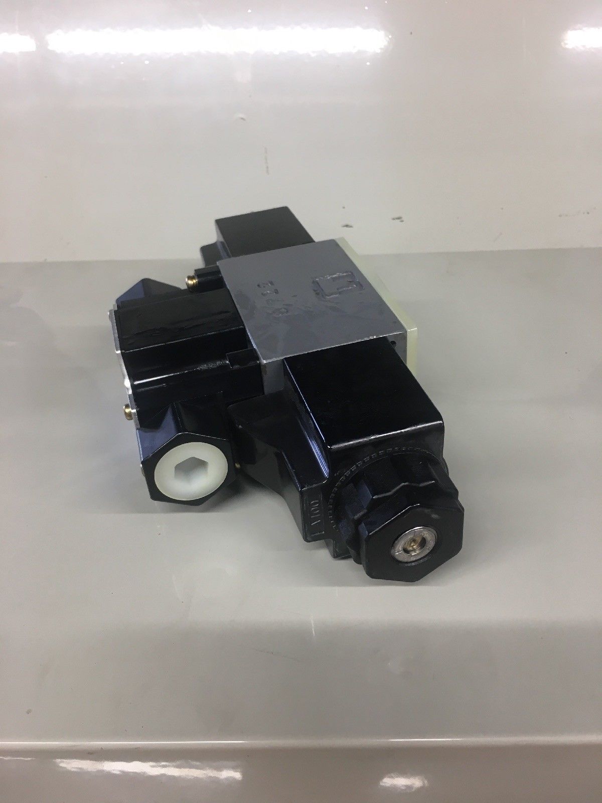 DG4V-3-2AL-M-U1-H-7-52比例阀.电磁阀  迭加阀