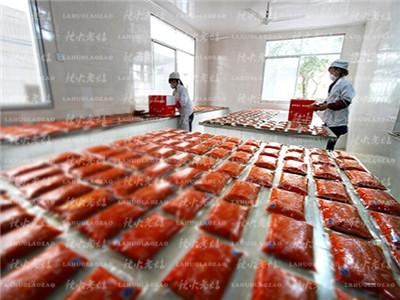佩姐火锅底料厂家 重庆老火锅底料批发  佩姐火锅加盟