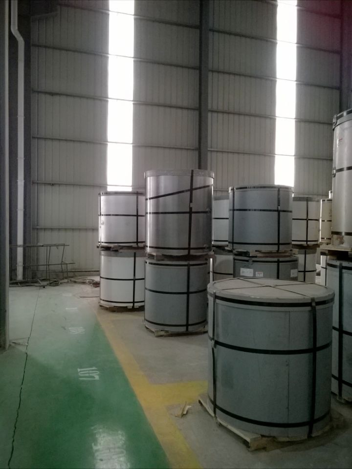 宝钢灰色彩涂卷钢盟包送到-