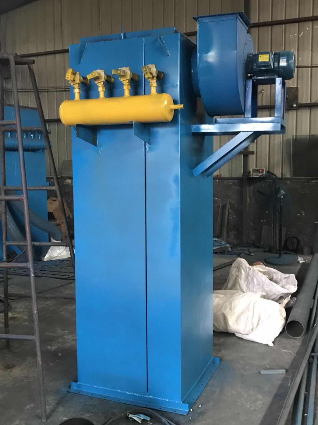 泊头湫鸿环保供应脉冲式布袋粉尘厂家直销除尘器  布袋除尘器  焊烟净化器  滤筒除尘器