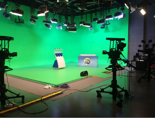 虚拟演播室建设方案 校园多媒体直播间搭建及设计图  校园直播间搭建  虚拟演播室设计图