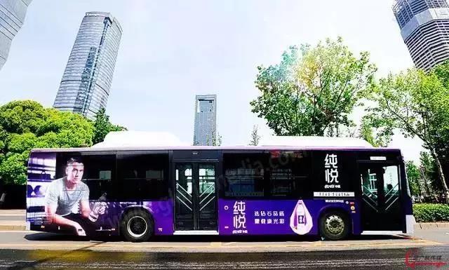 户外广告形式那么多，谁才是快消品牌的“黄金搭档”？  公交车广告