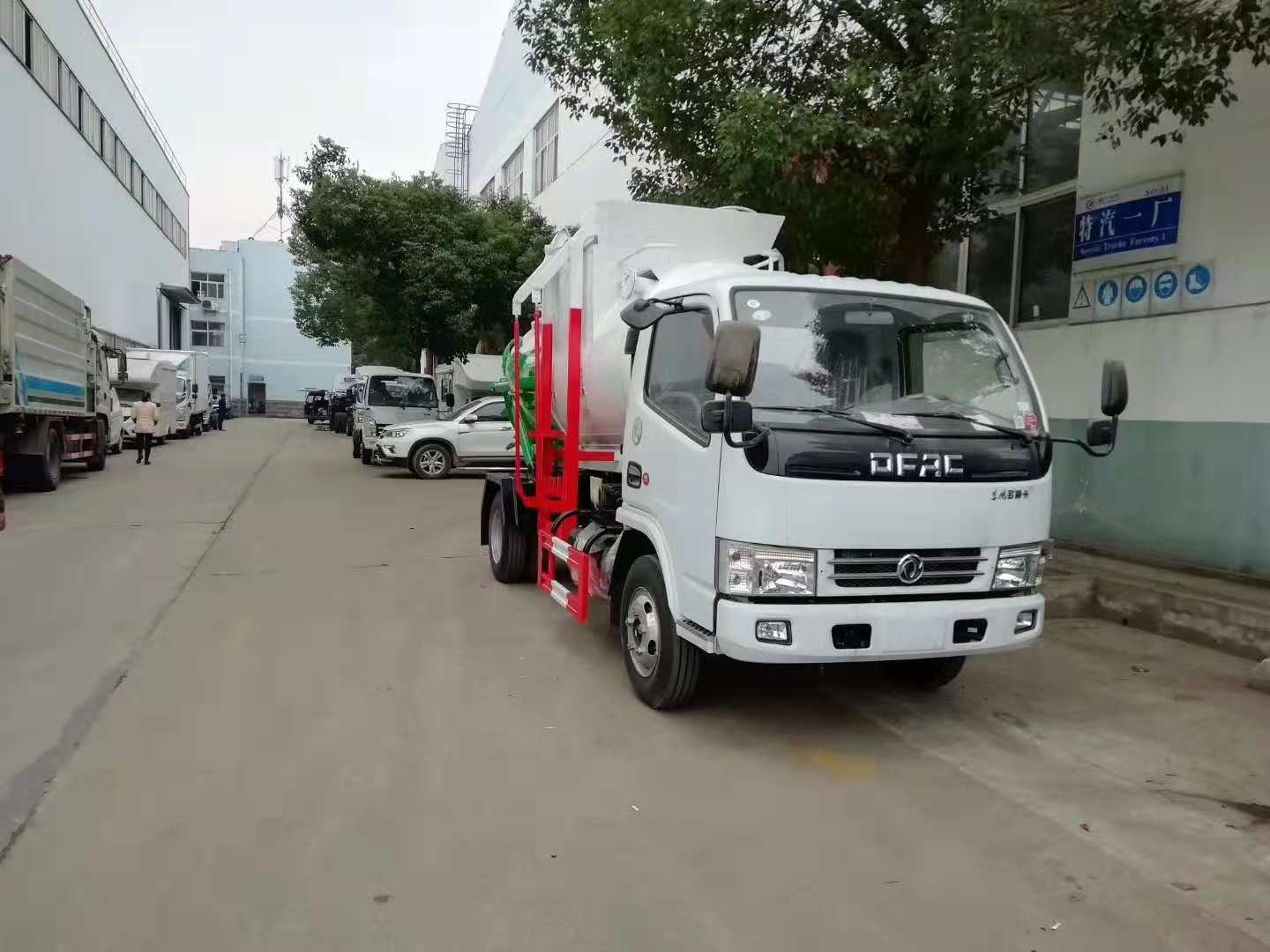 国五东风多利卡D6餐厨垃圾车容积5方  国五餐厨垃圾车  东风D6泔水车价格  5方餐厨垃圾车