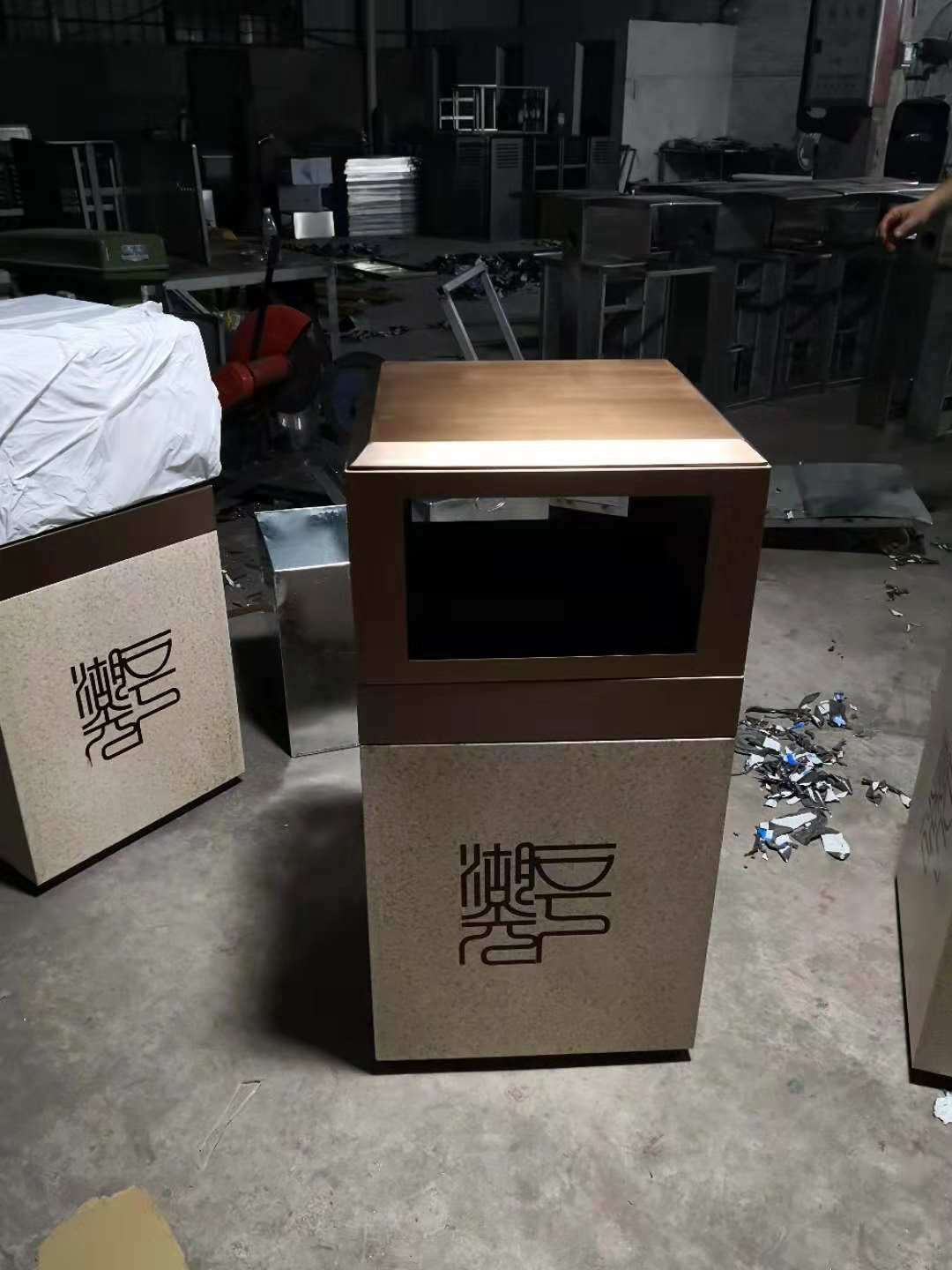 个性单桶镀锌钢板垃圾桶 不锈钢垃圾桶厂家 绿化环卫家具
