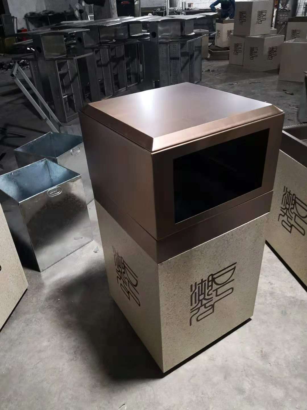 个性单桶镀锌钢板垃圾桶 不锈钢垃圾桶厂家 绿化环卫家具