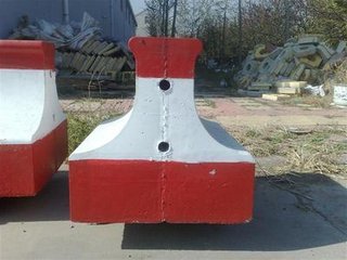 检查站隔离墩钢模具保定厂家  水泥隔离墩钢模具  高铁隔离墩钢模具  铁路隔离墩钢模具