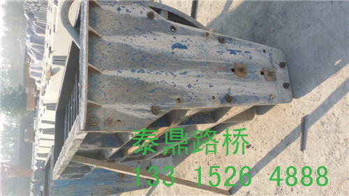 水泥隔离墩钢模具定做价格厂家报价  新型隔离墩钢模具  防撞隔离墩钢模具  预制隔离墩钢模具