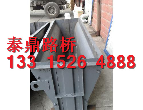 检查站隔离墩钢模具保定厂家  水泥隔离墩钢模具  高铁隔离墩钢模具  铁路隔离墩钢模具