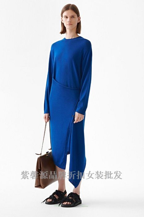 广州人气榜品牌折扣公司紫馨源女装批发尾货