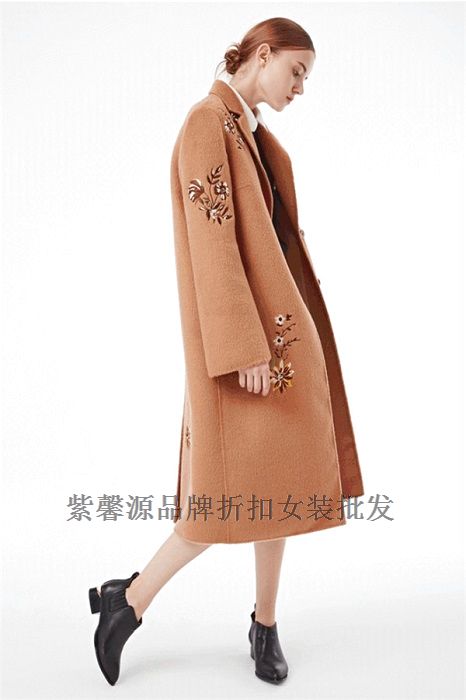 低价批发专柜三标齐全折扣女装新品货源