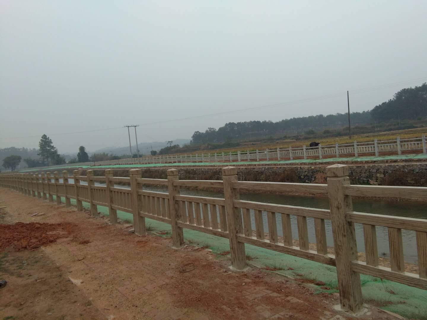 赣州南康地区厂家供应1.8米水泥仿木栏杆  赣州仿木栏杆  南康仿木栏杆  1.8米仿木栏杆